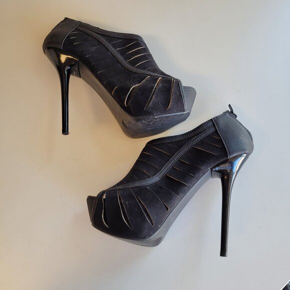 Qupid Peep Toe Bootie Heels Black Faux Leather Suede Women's Size 6.5 - Picture 6 of 7